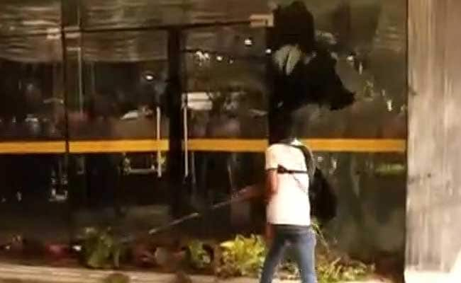 Mob Ransacks Kolkata Hospital After Death of 15-Year-Old