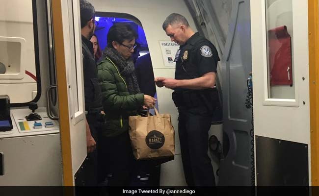 US Agents Searching Flight For Undocumented Immigrant Ask Passengers For IDs