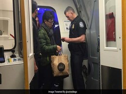 US Agents Searching Flight For Undocumented Immigrant Ask Passengers For IDs US Agents Searching Flight For Undocumented Immigrant Ask Passengers For IDs