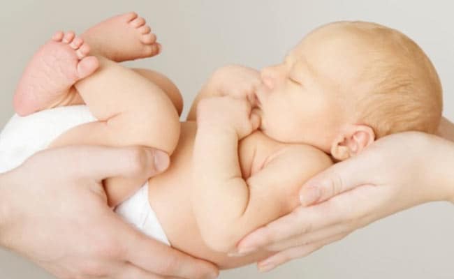 प्राइम टाइम इंट्रो : बच्चे के जन्म के लिए ऑपरेशन सही है या नॉर्मल डिलिवरी?