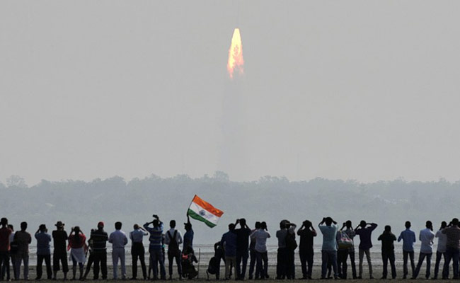 सबसे विश्वस्त रॉकेट से इसरो ने एक साथ लांच किए 104 सैटेलाइट, जानें इस मिशन की 10 बातें