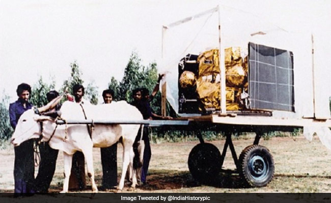 बैलगाड़ी-साइकिल से रॉकेट ढोने वाले इसरो से दुनिया दंग, ISRO के लिए उपग्रह छोड़ना पक्षी उड़ाने जैसा