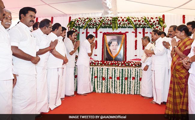 Jayalalithaa Was Convicted, Remove Portraits From Government Offices: DMK