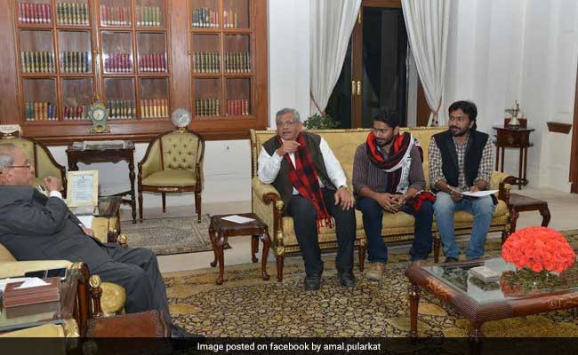 JNU Row: Student Union Meets Pranab Mukherjee; Administration Files FIR Against Protesters
