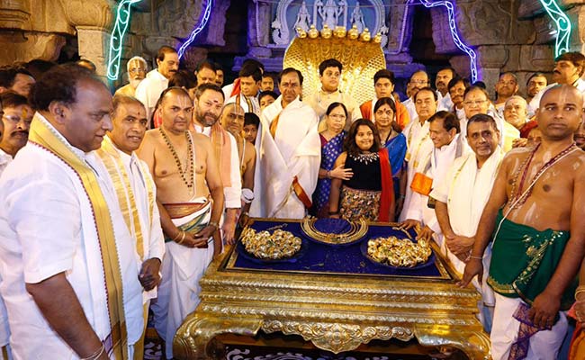 As KCR Gifts Gold To Gods, Crackdown On Jobs Protest In Hyderabad