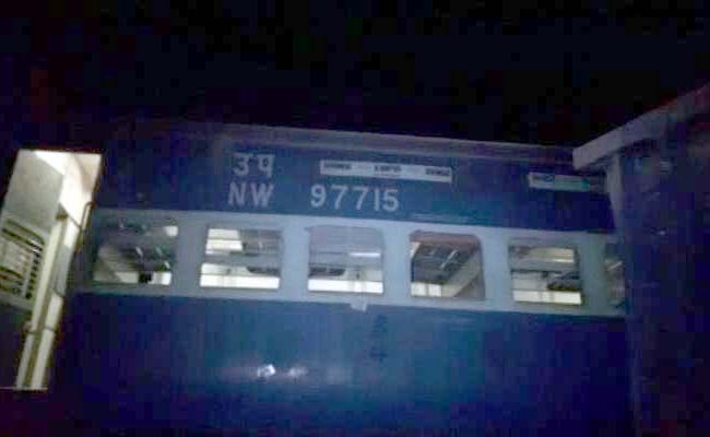 उत्‍तर प्रदेश में टुंडला के करीब मालगाड़ी से टकराने के बाद कालिंदी एक्‍सप्रेस पटरी से उतरी