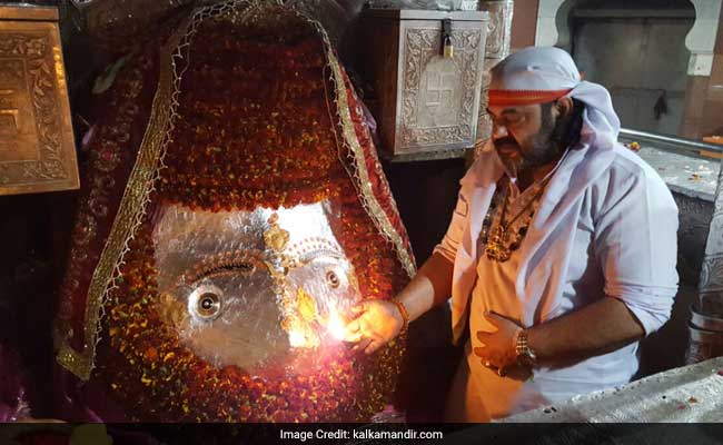 Why Can't Women Perform <i>Puja</i> At Temples: Delhi High Court Asks Priest