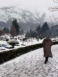 जम्मू कश्मीर में आज से शुरू हुआ 'चिल्लई कलां', पड़ रही हाड़ कंपाने वाली सर्दी