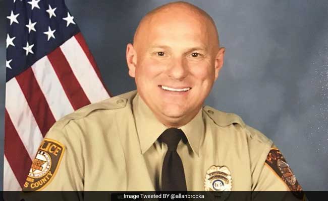 Officer Was Told To 'Tone Down Your Gayness' If He Wanted A Promotion, Lawsuit Claims