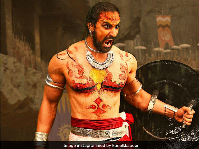 Hrithik Roshan Unveils Trailer of Kunal Kapoor's Veeram