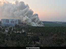Bellandur Lake On Fire, Toxic Smoke Leaves Bengaluru Angry And Stunned Bellandur Lake On Fire, Toxic Smoke Leaves Bengaluru Angry And Stunned