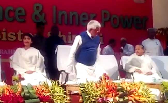 जब लालू प्रसाद यादव को सार्वजनिक कार्यक्रम में सीएम नीतीश कुमार के लिए छोड़नी पड़ी कुर्सी ...