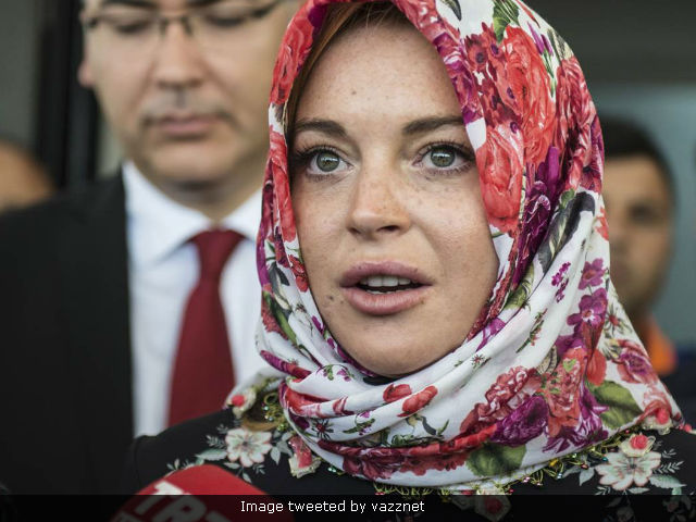 Lindsay Lohan Claims She Was 'Racially Profiled' At Airport For Wearing Headscarf