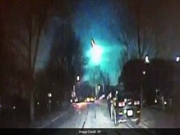 Meteor Over Lake Michigan Lights Up Sky In Several States Meteor Over Lake Michigan Lights Up Sky In Several States