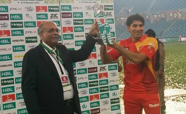 PSL T20 क्रिकेट : उम्र को मात देते पाकिस्तानी बल्लेबाज मिस्बाह उल हक ने खेली तूफानी पारी, बना दिया खास रिकॉर्ड...