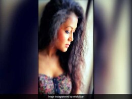 परफॉर्म करते वक्त स्टेज से गिरी 'लड़की ब्यूटीफुल' की ये सिंगर, कुछ ऐसे बयां किया अपना दर्द परफॉर्म करते वक्त स्टेज से गिरी 'लड़की ब्यूटीफुल' की ये सिंगर, कुछ ऐसे बयां किया अपना दर्द