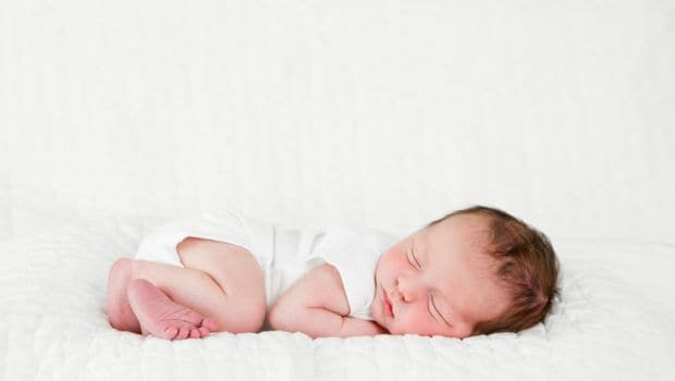 Bathing a newborn: नवजात की साफ-सफाई का यूं रखें ध्यान, नहलाते समय न करें ये 5 गलतियां