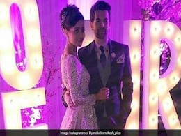 नील नितिन मुकेश और रुक्मणि सहाय की शादी से पहले रखी पार्टी में कुछ इस अंदाज में नजर आया यह जोड़ा नील नितिन मुकेश और रुक्मणि सहाय की शादी से पहले रखी पार्टी में कुछ इस अंदाज में नजर आया यह जोड़ा