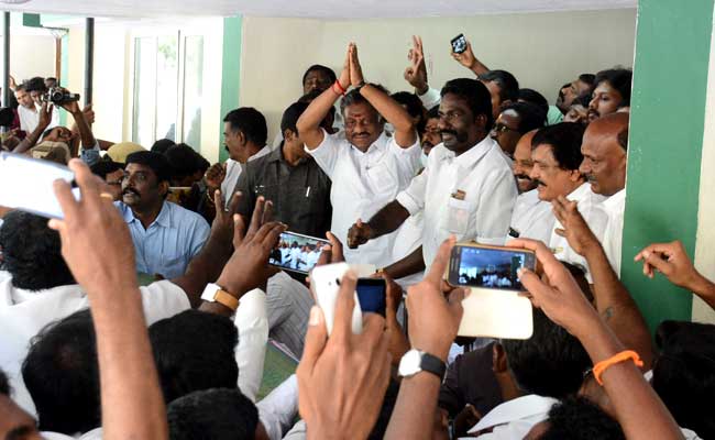 At War With VK Sasikala, O Panneerselvam Says 'Will Prove Strength': 10 Points