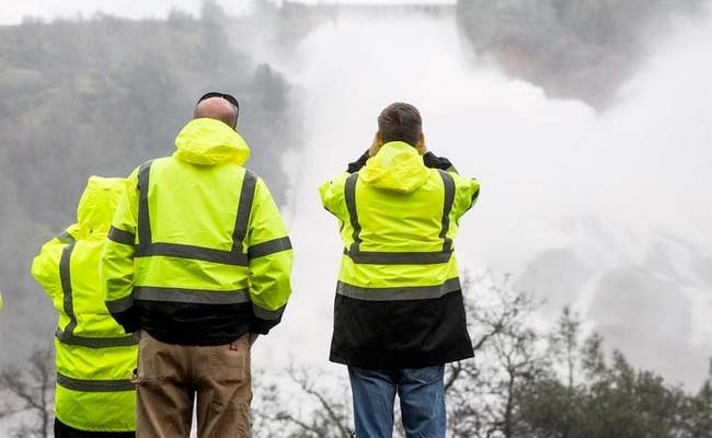 Immediate Evacuations Ordered Below Damaged California Dam, US' Tallest