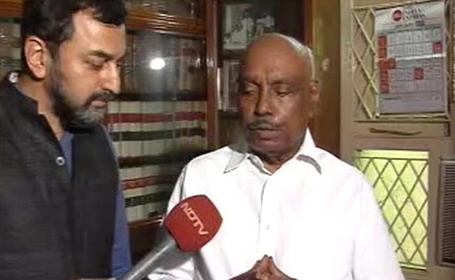 After Pandian Bombshell, AIADMK Says Veteran Leader Trying to Split Party
