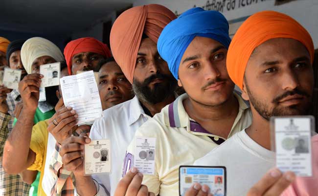 Punjab election: 'धुआं' बनकर उड़ रही है बादल सरकार, ये रही 7 वजह