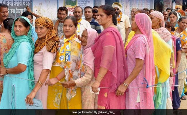 Punjab Elections 2017: 75 फीसदी वोटरों ने किया मताधिकार का प्रयोग