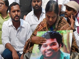 Rohith Vemula's Mother Meets Telangana Chief Minister, Seeks "Justice" Rohith Vemula's Mother Meets Telangana Chief Minister, Seeks "Justice"