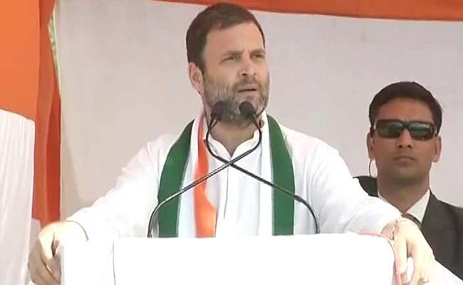 यूपी चुनाव 2017: हाथरस में राहुल गांधी, पीएम मोदी से मिलकर किसानों का कर्जा माफ करने की मांग की थी