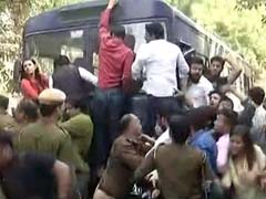 रामजस कॉलेज प्रकरण : अदालत ने दिल्ली पुलिस से एटीआर सौंपने को कहा