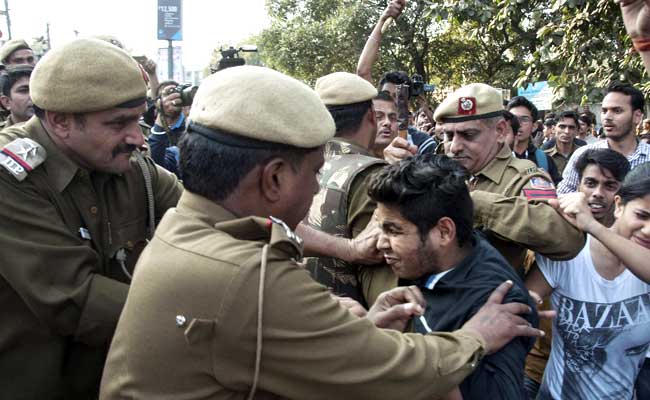 On Ramjas College Violence, Centre Strikes Two Notes: 10 Points