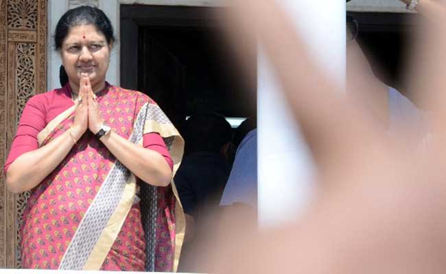 VK Sasikala Establishes Control, Says 'Those Who Loved Amma Will Stay'