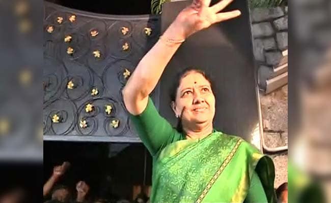 O Panneerselvam's Revolt, VK Sasikala's Show Of Strength: Tamil Nadu Crisis In 10 Points