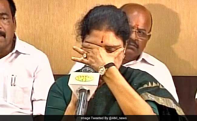 Sasikala Breaks Down, Says 'Will Think Of Party Wherever I Am'