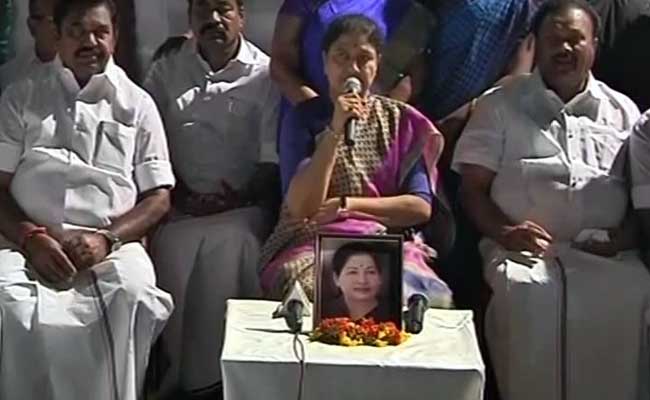 Ahead Of Supreme Court Ruling, Sasikala Sleepover At MLA Camp: 10 Facts