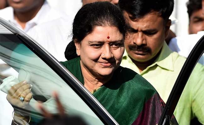 O Panneerselvam Playing DMK's 'Dirty Game,' Says VK Sasikala In Hour-Long Speech