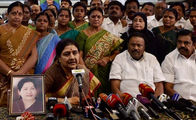 Sasikala, In Tears, Reveals To Lawmakers 'Jayalalithaa's Last words'