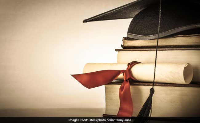Delhi University Scholarships List: Book Grants For College Students