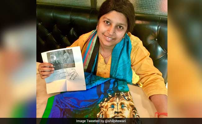 एक TWEET पर PM मोदी ने गिफ्ट किया अपना स्टोल, लड़की ने कहा- सपना तो नहीं देख रही