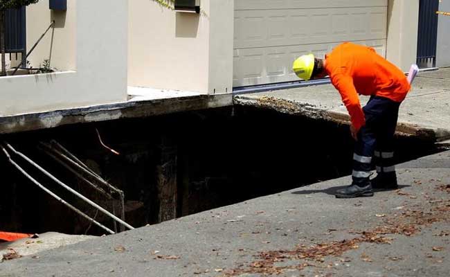 Sinkhole Opens Up Near Australian Prime Minister's Sydney Home