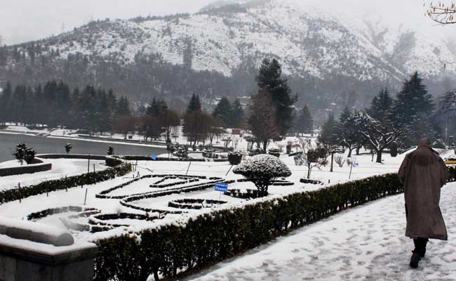 Jammu And Kashmir: Highest Snowfall In 10 Years, Highway Shut For 4 Days