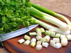 Make Maharashtra-Special Spring Onion Or Hare Pyaz Ki Sabzi In Minutes! (Recipe Video)