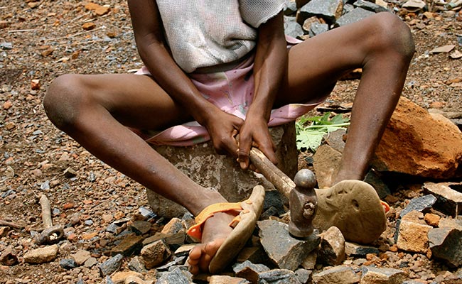 पत्थरों की रिसती धूल से सांसों में जमती मौत