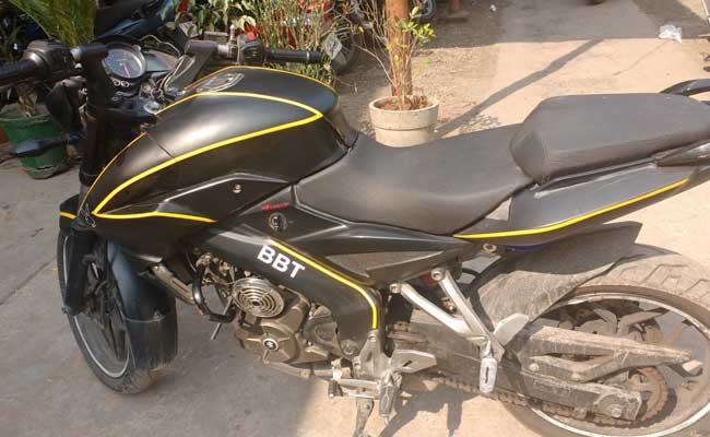 दिल्ली का  'झपटमार स्टंटमैन' गिरफ्तार, बाइक पर करतब करते हुए कीं लूटपाट की वारदातें