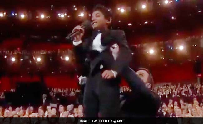 Oscars 2017: Jimmy Kimmel, Sunny Pawar's 'Lion King' Moment Divides Twitter