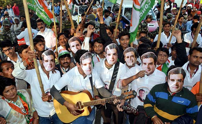 UP Election 2017: Hopes Of 'Achhe Din' Draw Akhilesh Yadav, Rahul Gandhi Supporters