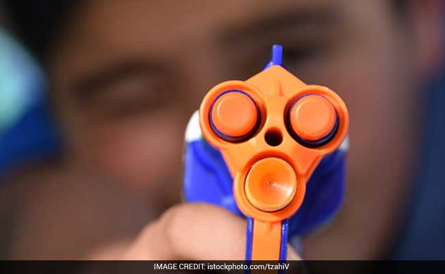 Indian Man Uses Toy Gun To Threaten Speeding Bus Drivers In Dubai