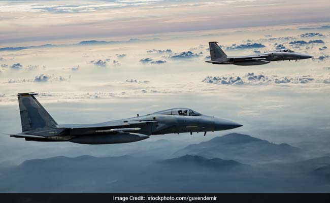 US, China Military Planes Come Inadvertently Close Over South China Sea