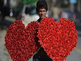 Valentine's Day: Funny Twitter Posts, WhatsApp Shares And Memes For The Day Valentine's Day: Funny Twitter Posts, WhatsApp Shares And Memes For The Day