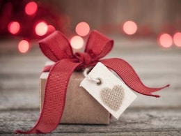 Happy Valentine's Day 2017: अब वेलेटाइन डे पर कपल्स को लाल गुलाब नहीं, कुछ और है पसंद Happy Valentine's Day 2017: अब वेलेटाइन डे पर कपल्स को लाल गुलाब नहीं, कुछ और है पसंद